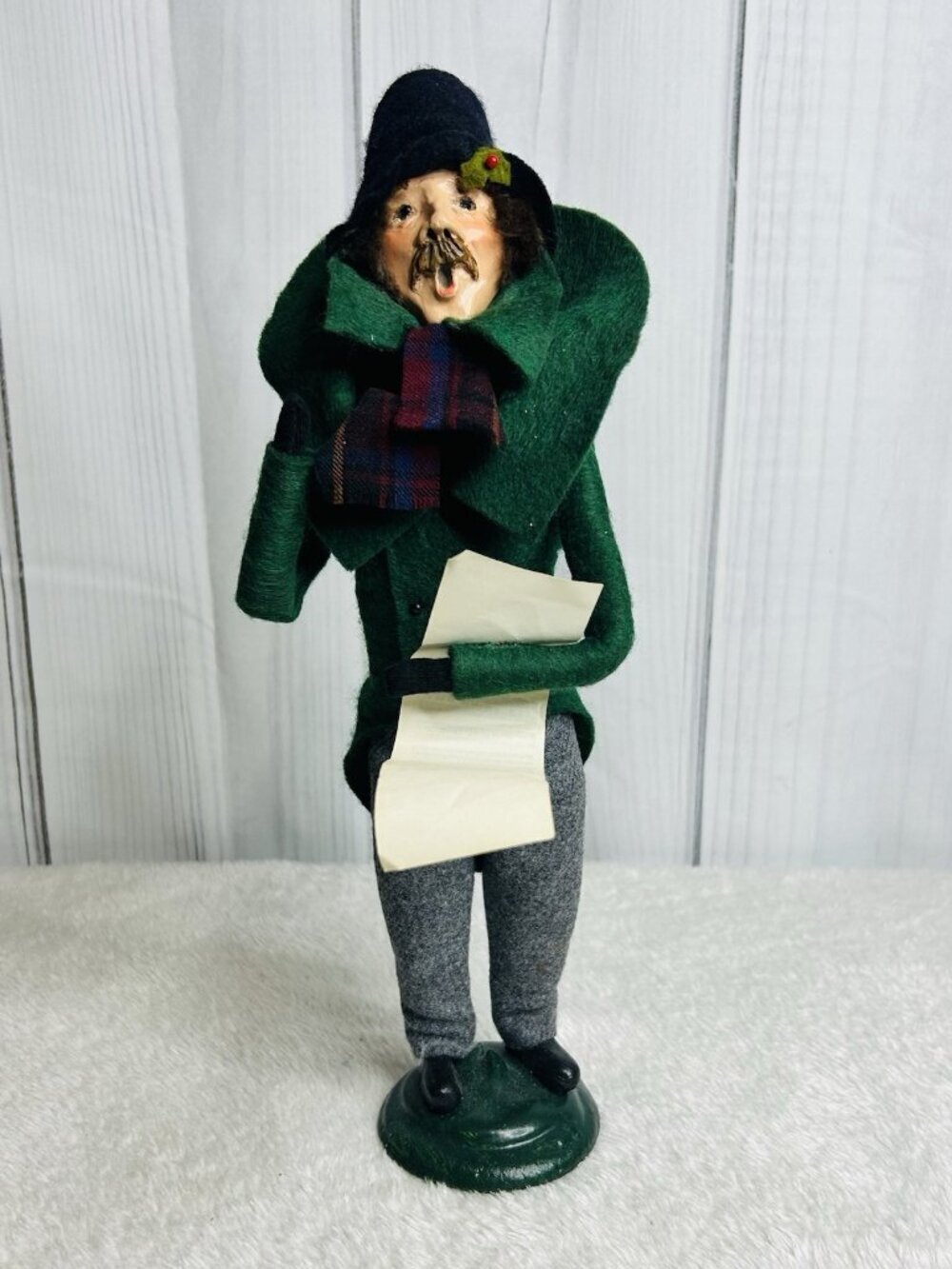 Byers' Choice Carolers 1994 Man Singer with Sheet Music Scarf Holly Top Hat